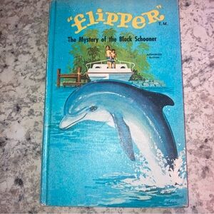 Vintage Collectible 1966 “Flipper” the dolphin HardBack Book